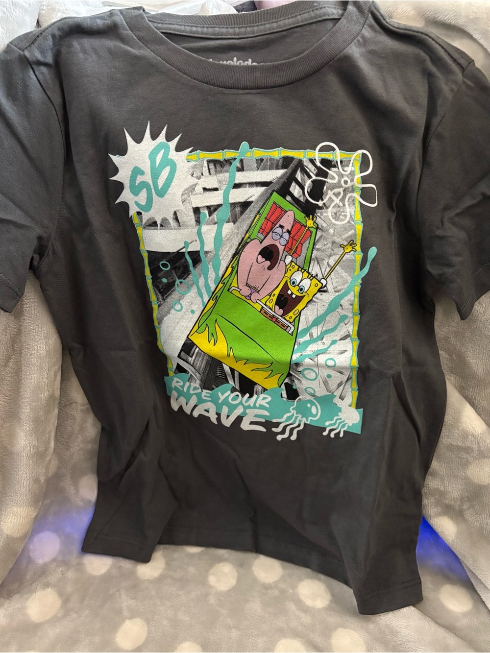 Old Navy Spongebob Ride the Wave Tee - NWT - Youth Size 8